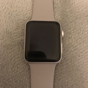 Silver Apple Watch Series 3 38mm